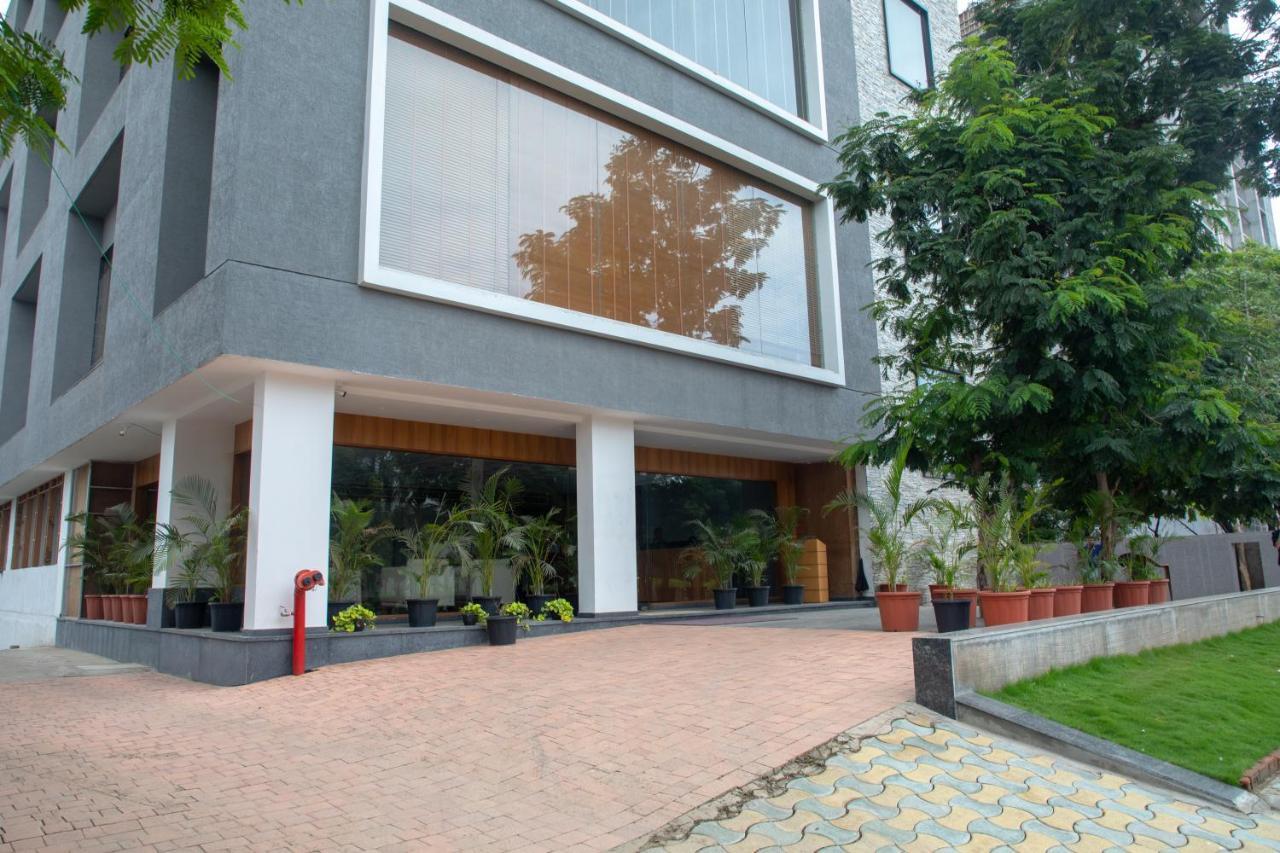Pinnacle Grand Hotel Ahmadábád Exteriér fotografie